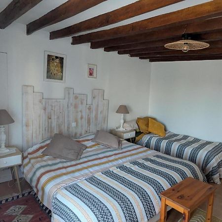 La Briarde Triple Pdj Panzió Boissy-le-Chatel Kültér fotó